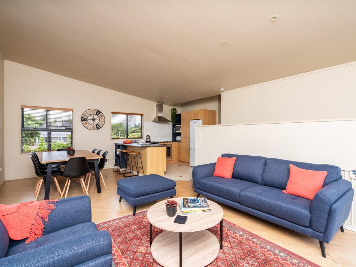 Oceans 8 - Mangawhai Heads Holiday Home Екстериор снимка