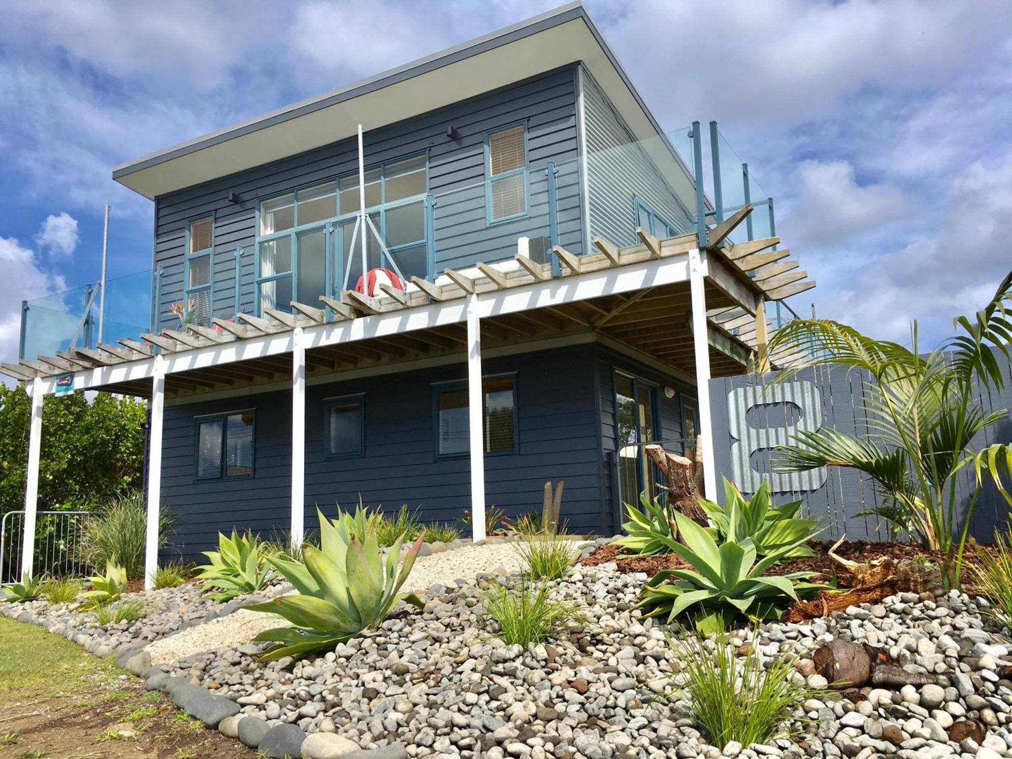 Oceans 8 - Mangawhai Heads Holiday Home Екстериор снимка