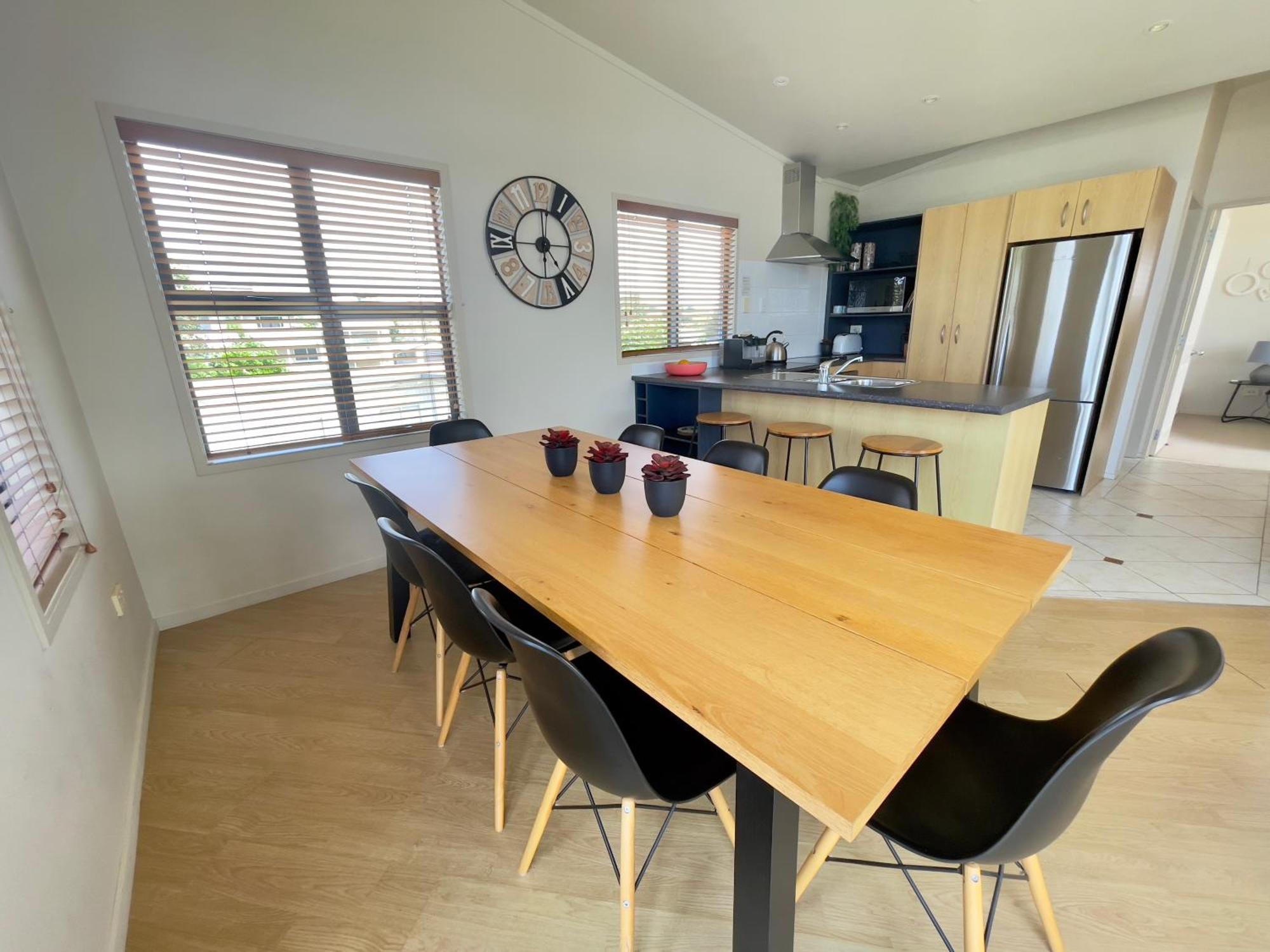 Oceans 8 - Mangawhai Heads Holiday Home Екстериор снимка